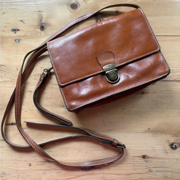 Patricia Nash Handbags - Patricia Nash Lanza Crossbody Organizer